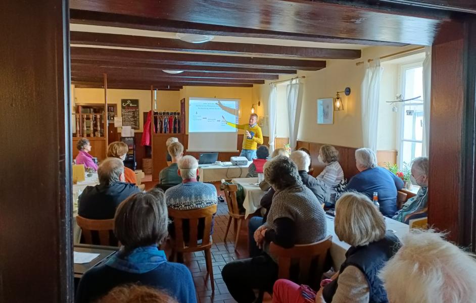 Vortrag und Diskussion im Restaurant Assenmacher